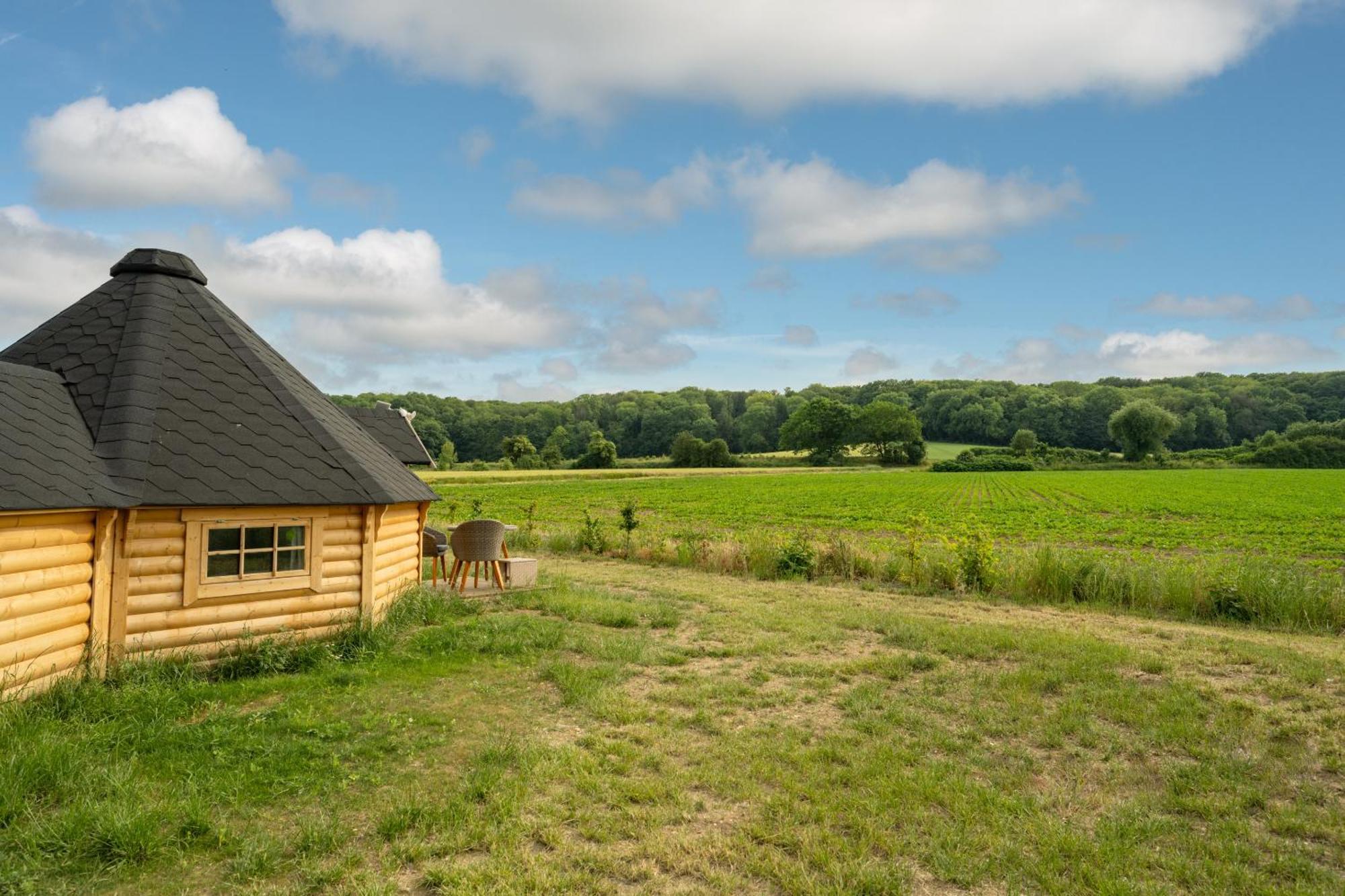 Logements Insolites A La Ferme - Yourte, Kota Ou Pod Farbus 部屋 写真
