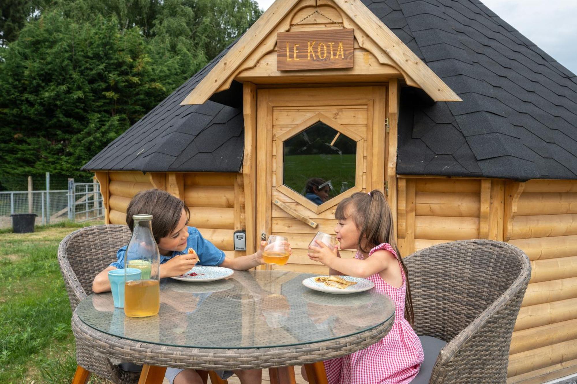 Logements Insolites A La Ferme - Yourte, Kota Ou Pod Farbus 部屋 写真